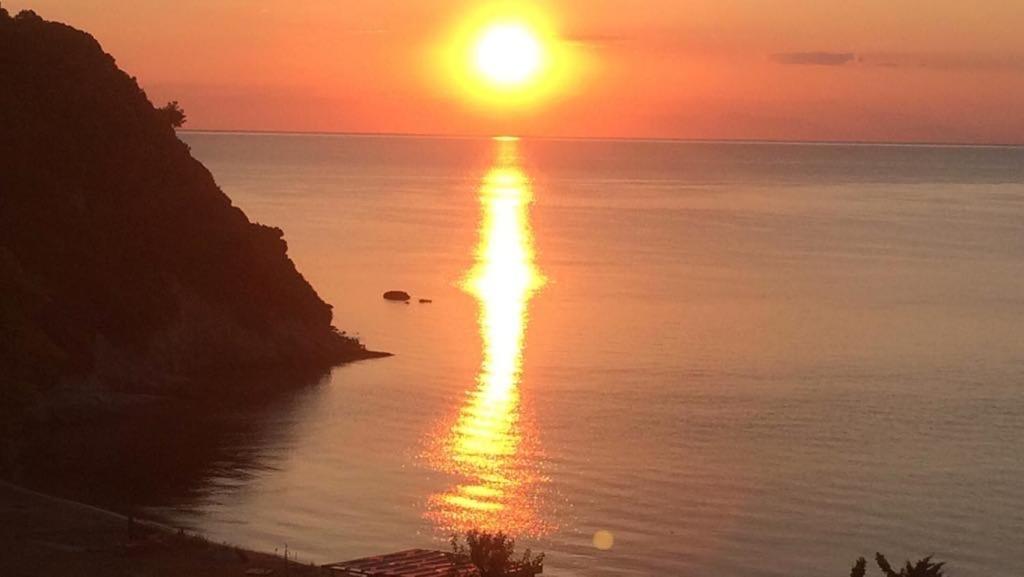 Katevi Luxury Seafront Villa Ιερισσός Εξωτερικό φωτογραφία